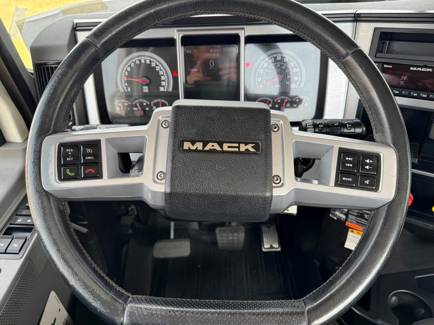 2023 Mack Anthem in Carroll, IA — photo 14